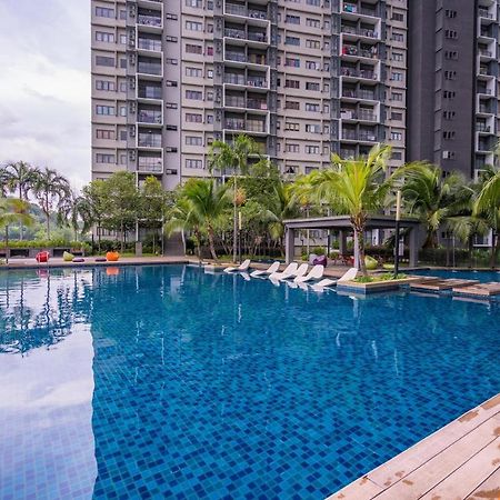 Peaceful 3-Bedroom With Pool 5 Pax - Wangsa Maju Kuala Lumpur Luaran gambar